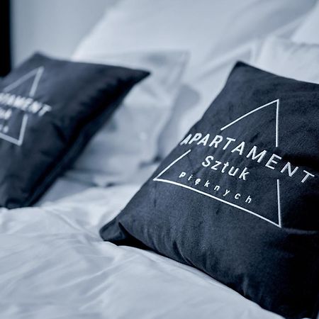 Apartament Sztuk Pieknych 10 بيوا المظهر الخارجي الصورة