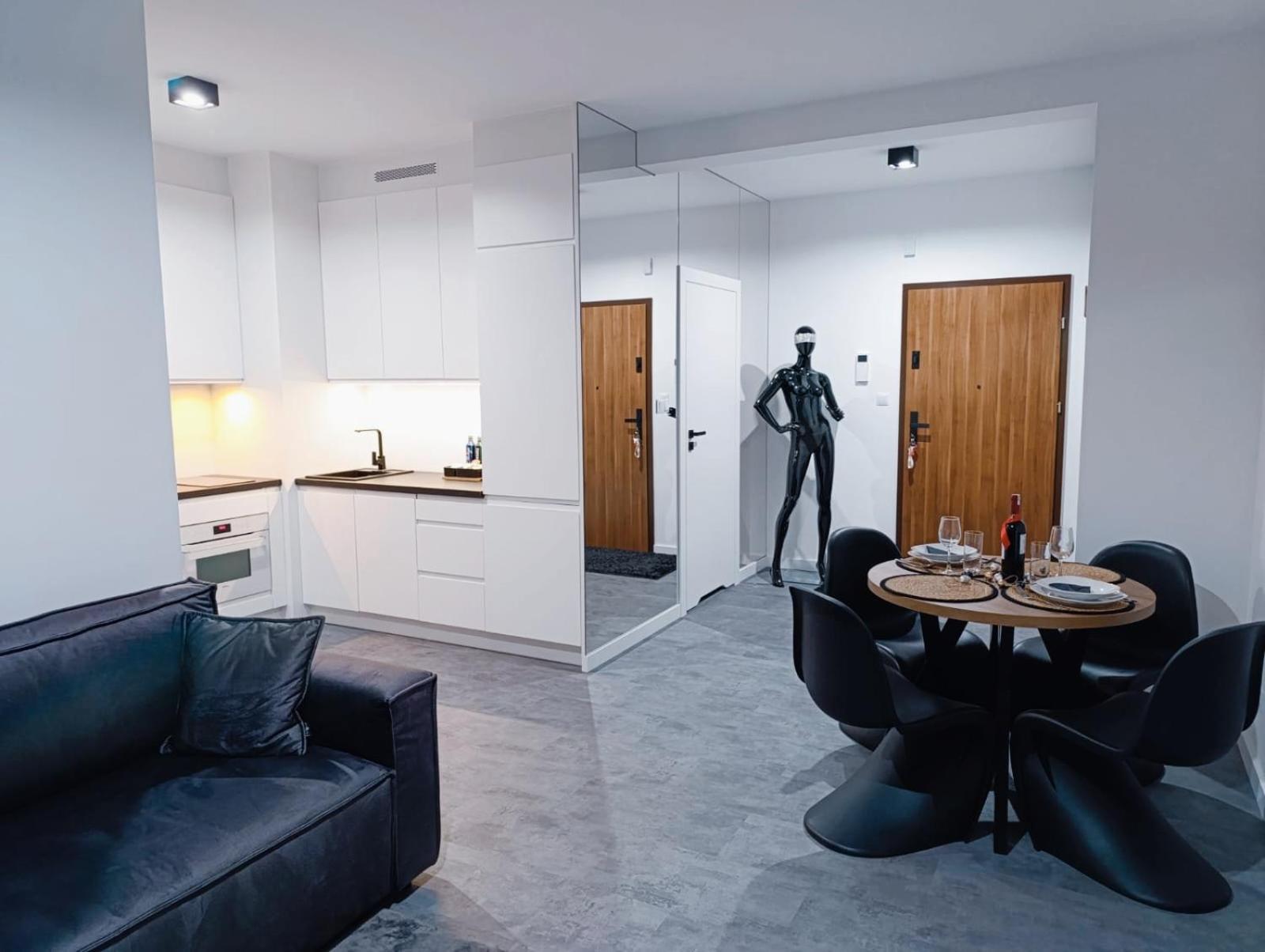 Apartament Sztuk Pieknych 10 بيوا المظهر الخارجي الصورة