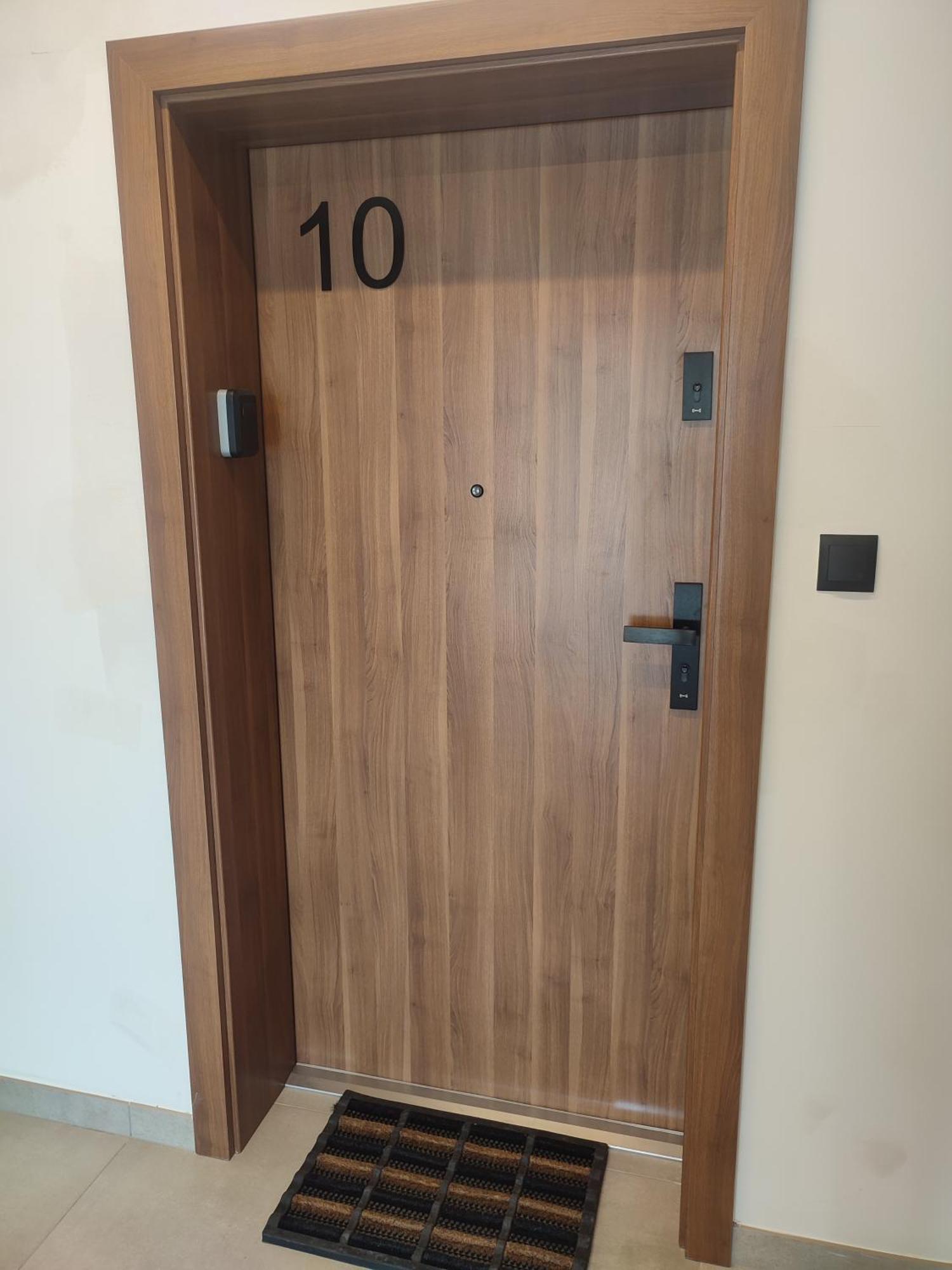 Apartament Sztuk Pieknych 10 بيوا المظهر الخارجي الصورة